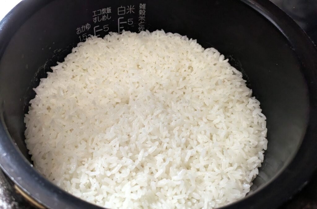 色つやや甘みという点では、国産米に劣るカリフォルニア米。
ゆえに、ご飯のお供や直接味付けするような調理には、最適といえます。
